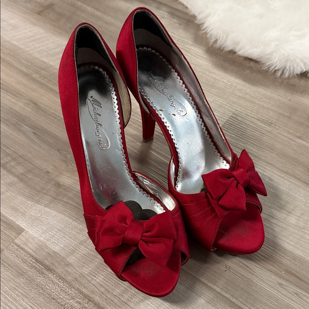 Michaelangelo Red Peep-Toe Heels with Bow